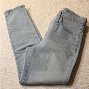 Madewell Light Wash 9 “ Mid Rise Skinny Crop Jeans. Size 27